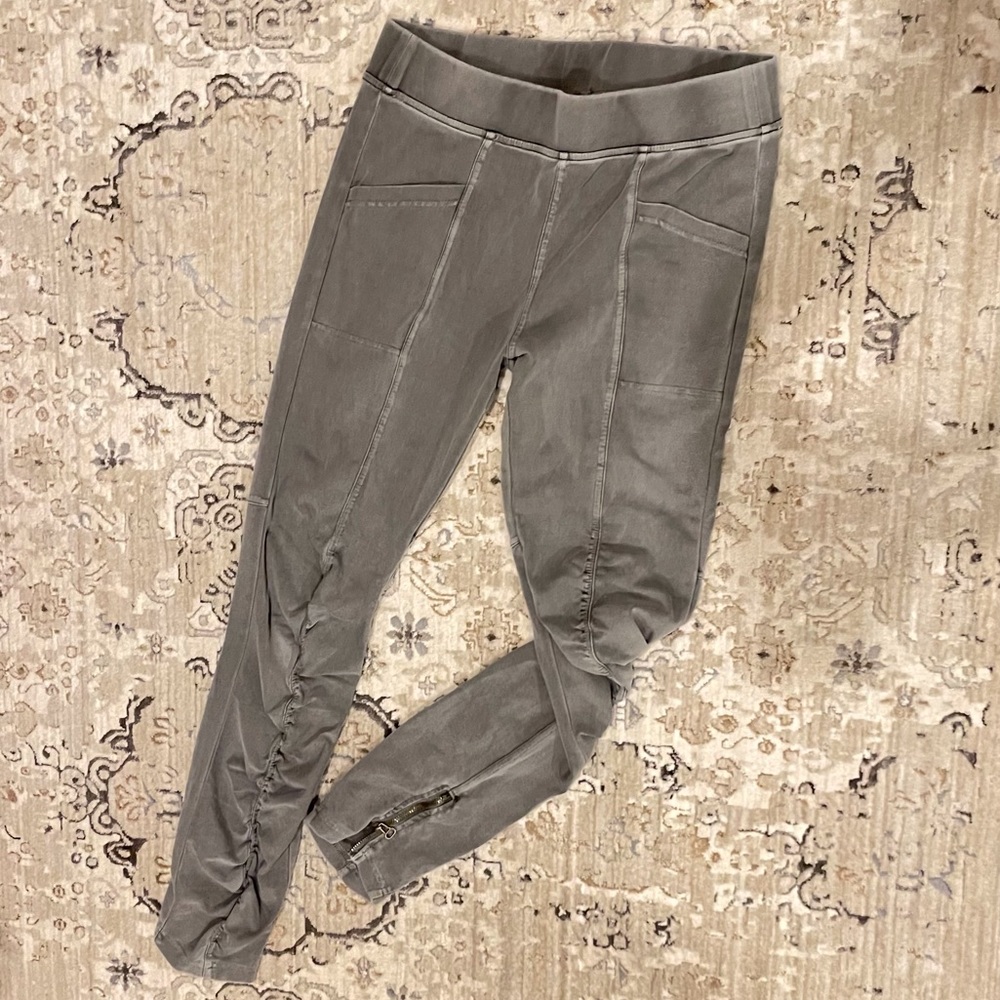 XCVI leggings with ruched detailing